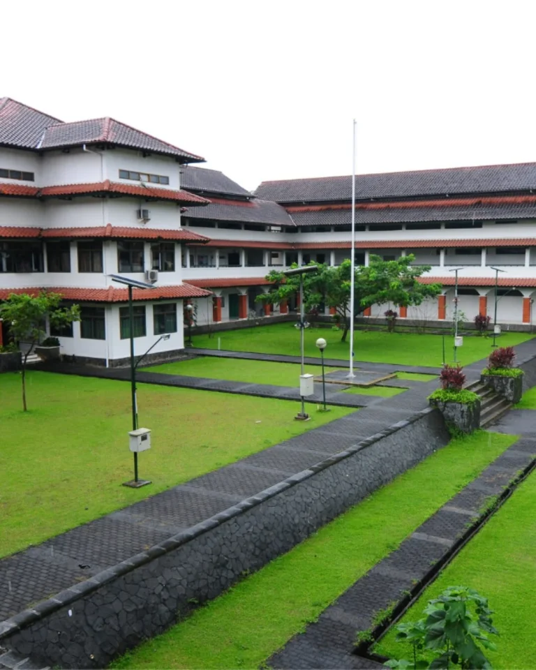 Halaman Sekolah
