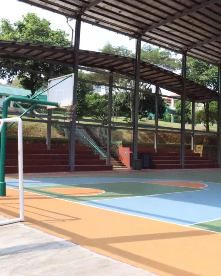 Lapangan Indoor